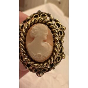 Vintage Cameo Ring Gold Tone Filigree Adjustable Band Peach White Lady Profile